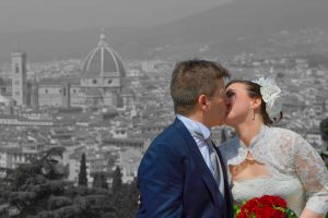 Bacio panorama Firenze | Andrea Russo Fotografo matrimoni Toscana